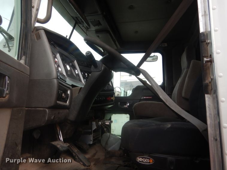 image for item HG9578 2012 Kenworth T800  semi truck