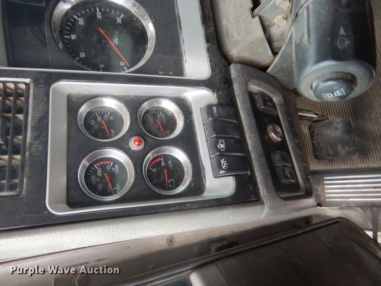 image for item HG9578 2012 Kenworth T800  semi truck