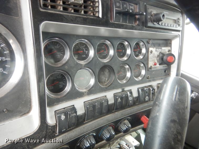 image for item HG9578 2012 Kenworth T800  semi truck