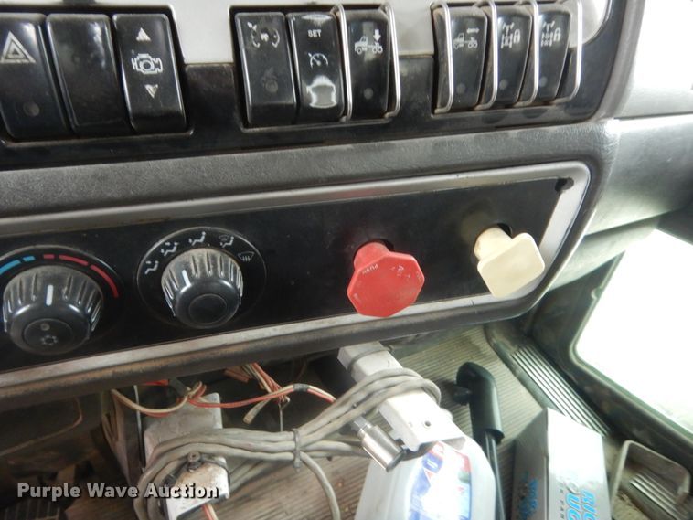 image for item HG9578 2012 Kenworth T800  semi truck