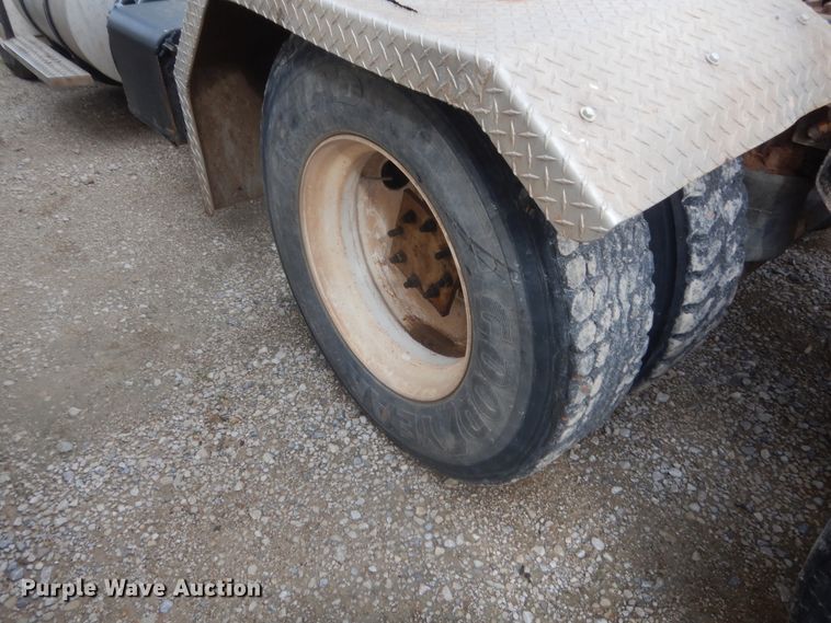 image for item HG9578 2012 Kenworth T800  semi truck