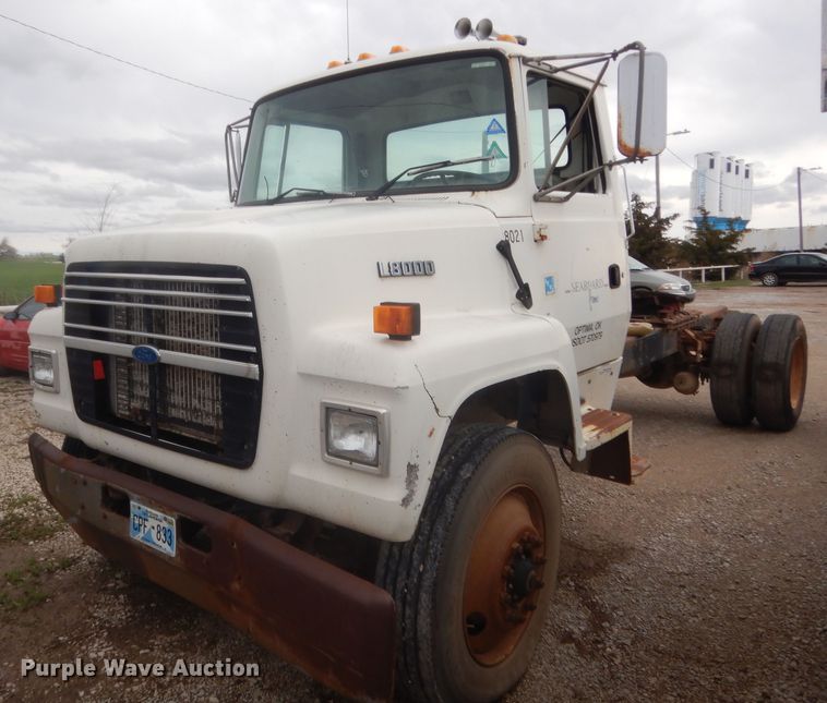 image for item HG9580 1995 Ford L8000  semi truck