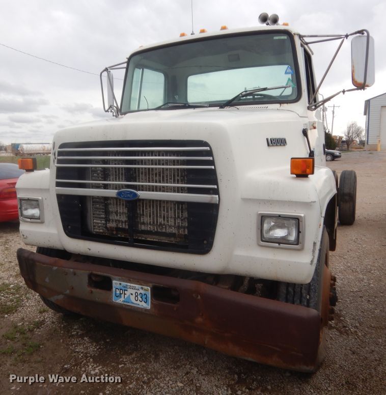 image for item HG9580 1995 Ford L8000  semi truck