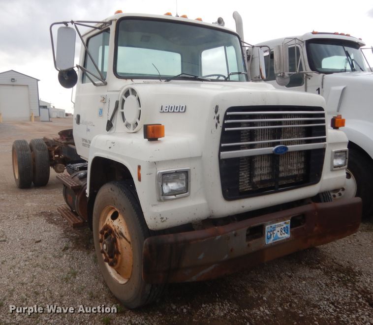 image for item HG9580 1995 Ford L8000  semi truck