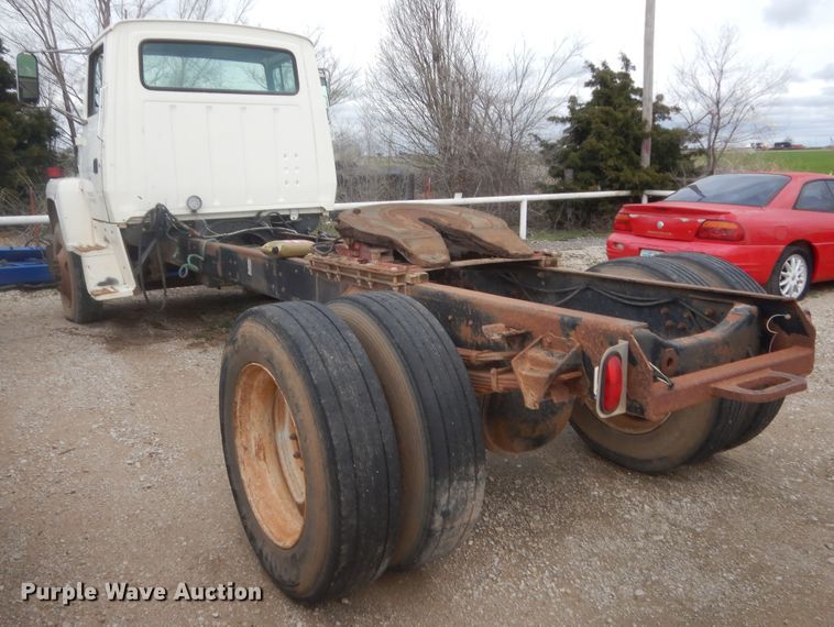 image for item HG9580 1995 Ford L8000  semi truck