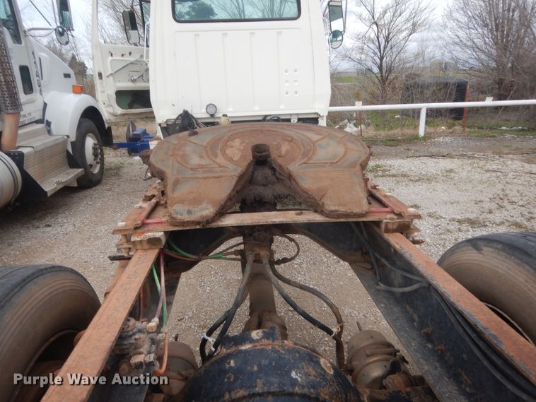 image for item HG9580 1995 Ford L8000  semi truck