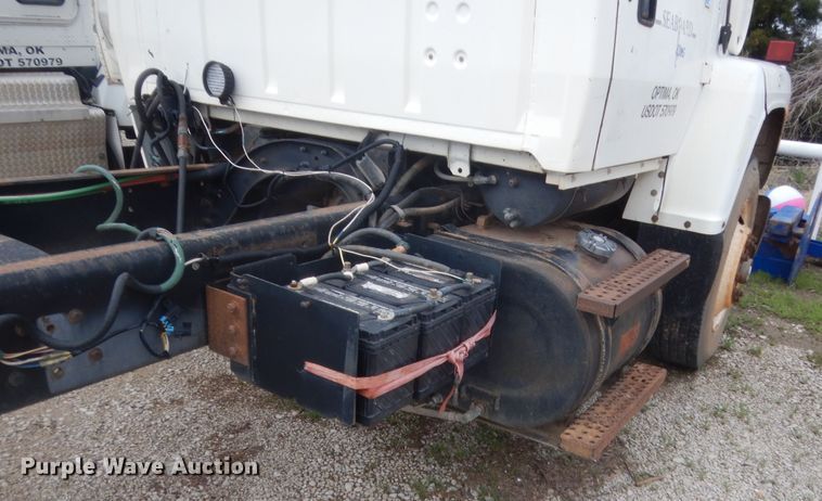 image for item HG9580 1995 Ford L8000  semi truck