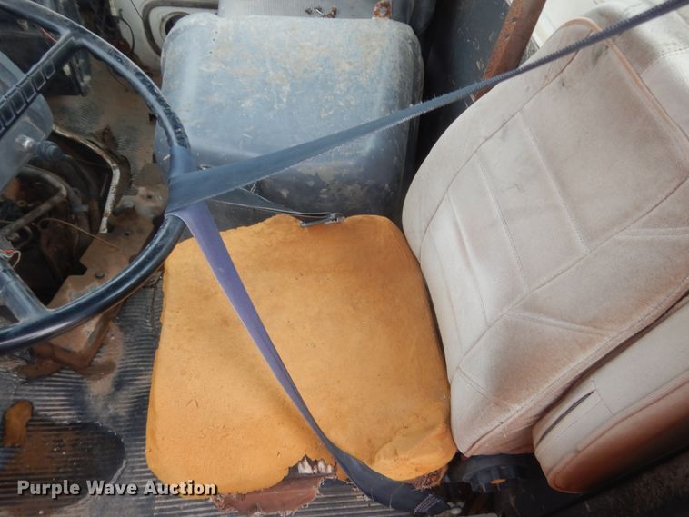 image for item HG9580 1995 Ford L8000  semi truck