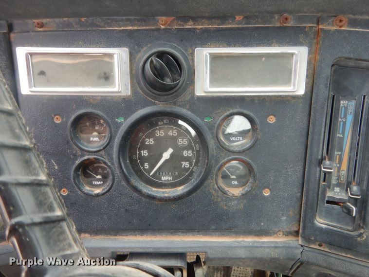 image for item HG9580 1995 Ford L8000  semi truck