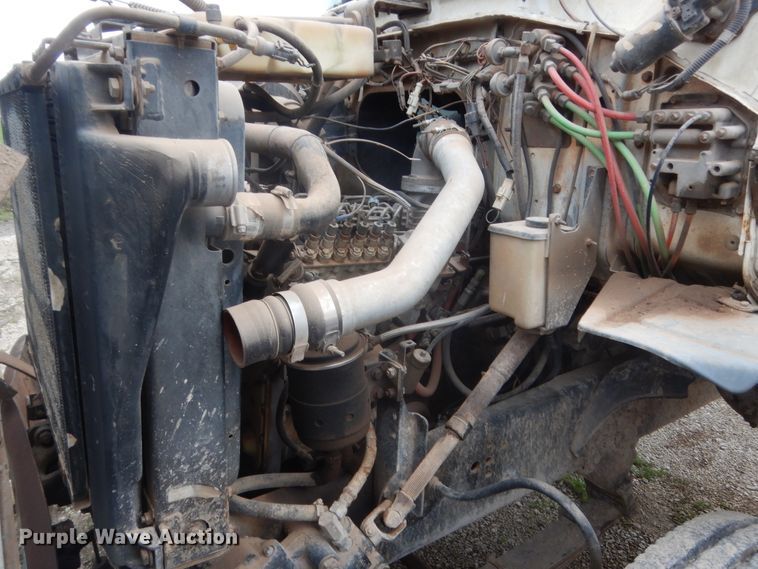 image for item HG9580 1995 Ford L8000  semi truck