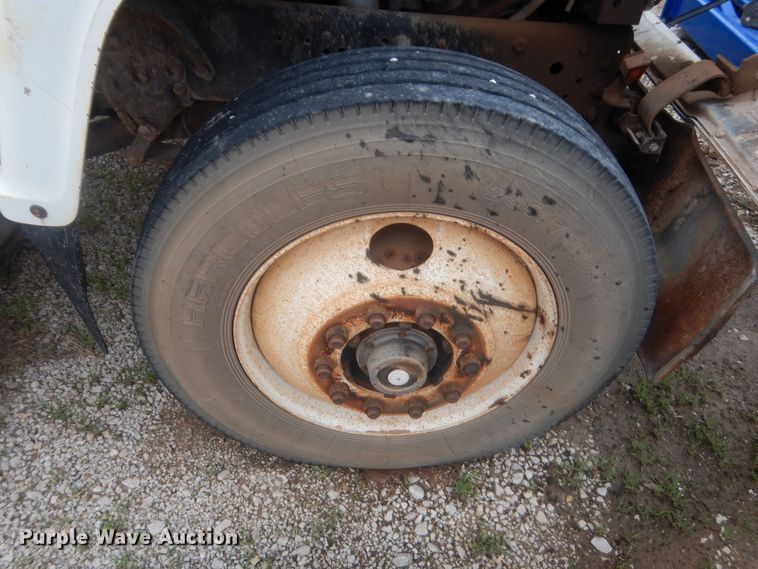 image for item HG9580 1995 Ford L8000  semi truck