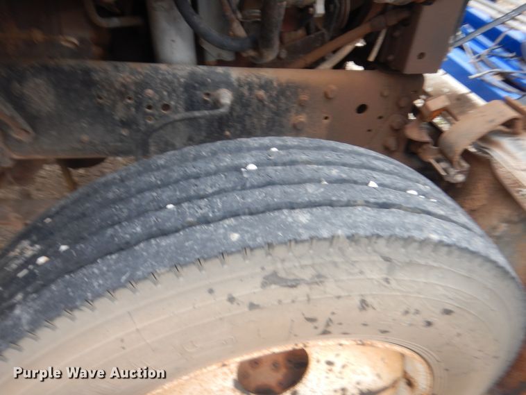 image for item HG9580 1995 Ford L8000  semi truck