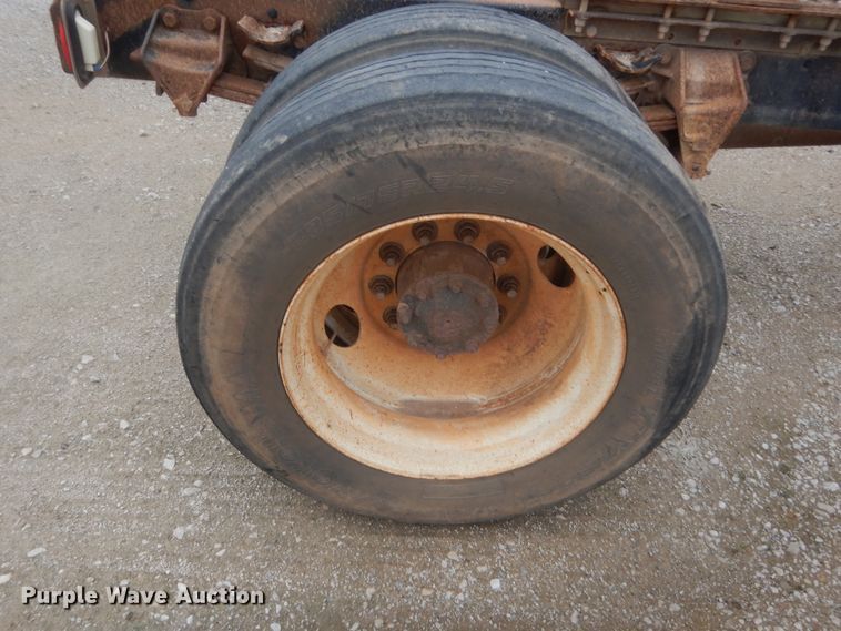 image for item HG9580 1995 Ford L8000  semi truck