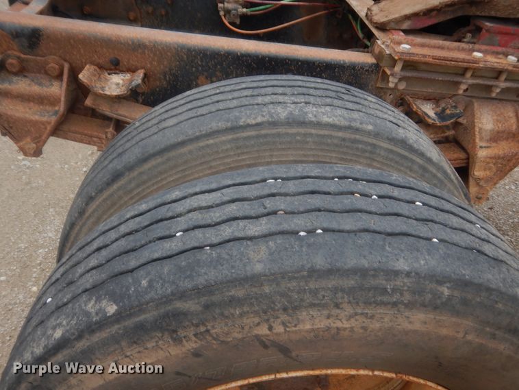 image for item HG9580 1995 Ford L8000  semi truck