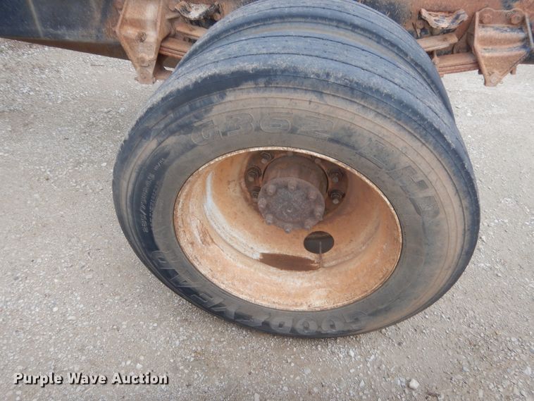 image for item HG9580 1995 Ford L8000  semi truck