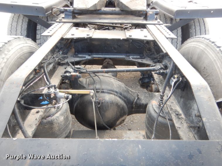 image for item HG9972 2008 Peterbilt 384  semi truck