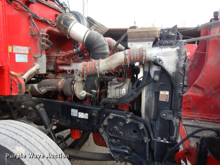 image for item HG9972 2008 Peterbilt 384  semi truck