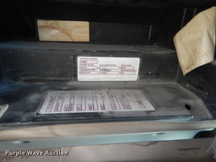 image for item HG9972 2008 Peterbilt 384  semi truck