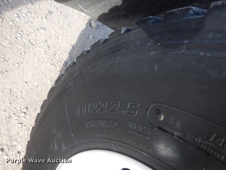 image for item HG9972 2008 Peterbilt 384  semi truck