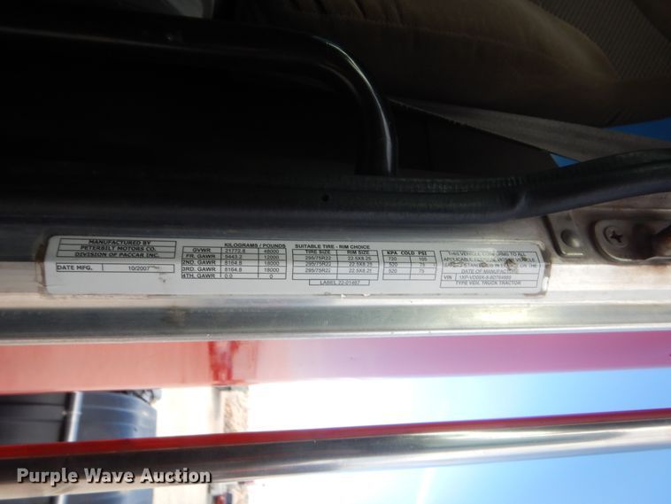 image for item HG9972 2008 Peterbilt 384  semi truck