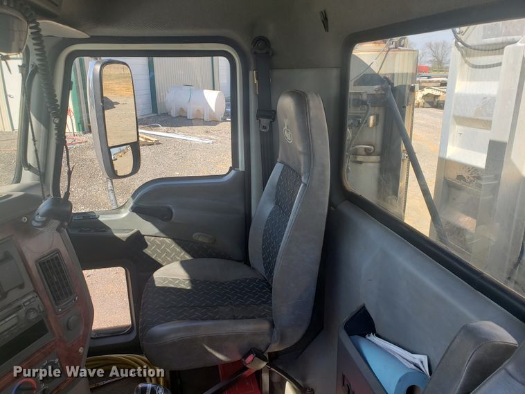 image for item HO9367 2008 Mack CHU613  semi truck