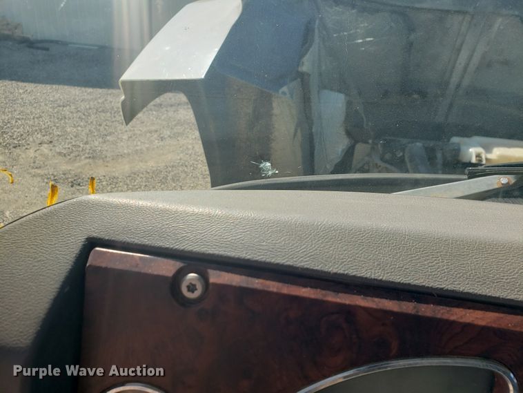 image for item HO9367 2008 Mack CHU613  semi truck