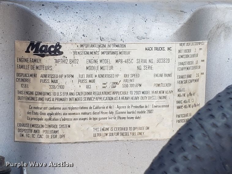 image for item HO9367 2008 Mack CHU613  semi truck