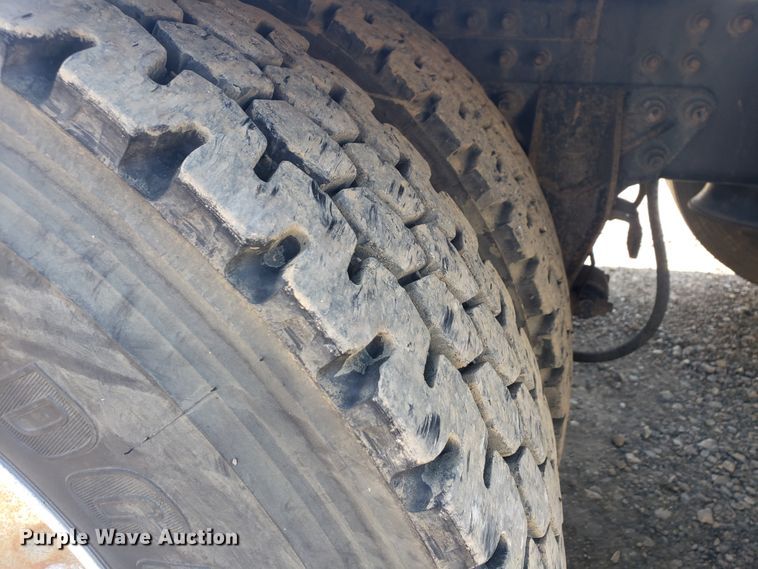 image for item HO9367 2008 Mack CHU613  semi truck