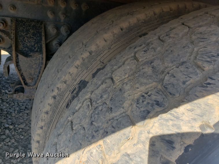 image for item HO9367 2008 Mack CHU613  semi truck