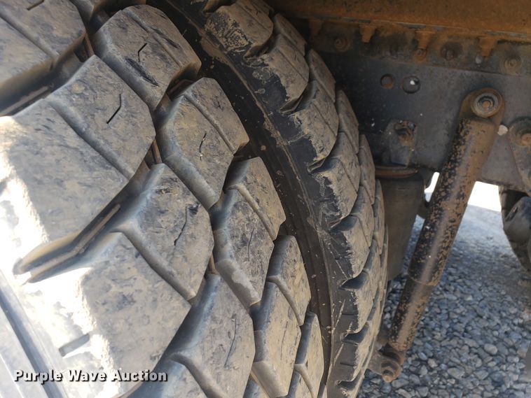 image for item HO9367 2008 Mack CHU613  semi truck