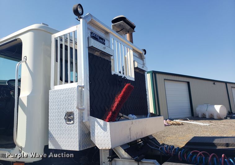 image for item HO9367 2008 Mack CHU613  semi truck