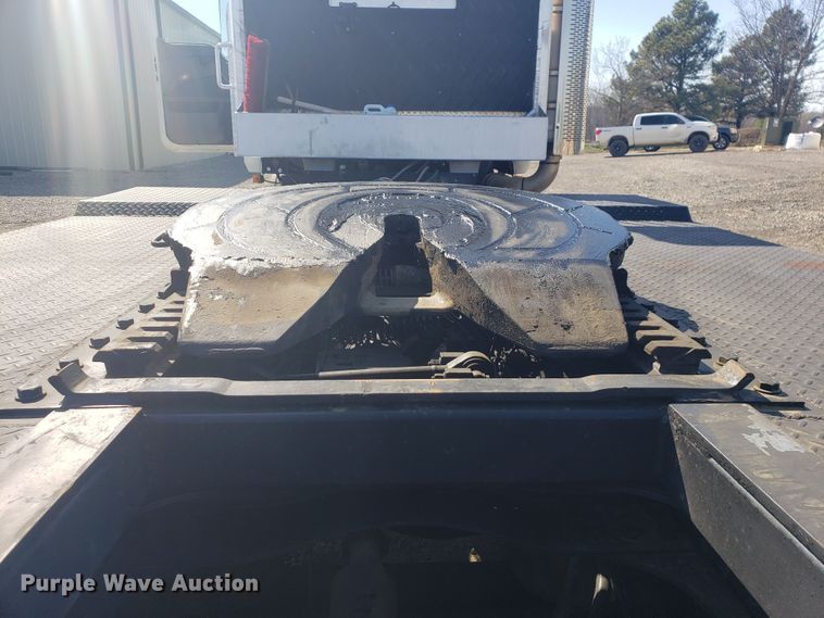 image for item HO9367 2008 Mack CHU613  semi truck