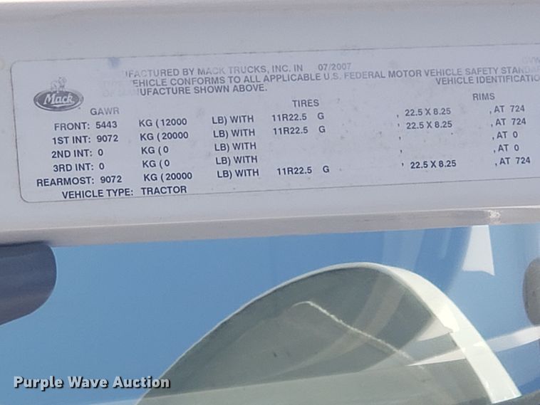 image for item HO9367 2008 Mack CHU613  semi truck