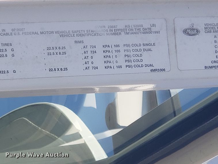 image for item HO9367 2008 Mack CHU613  semi truck