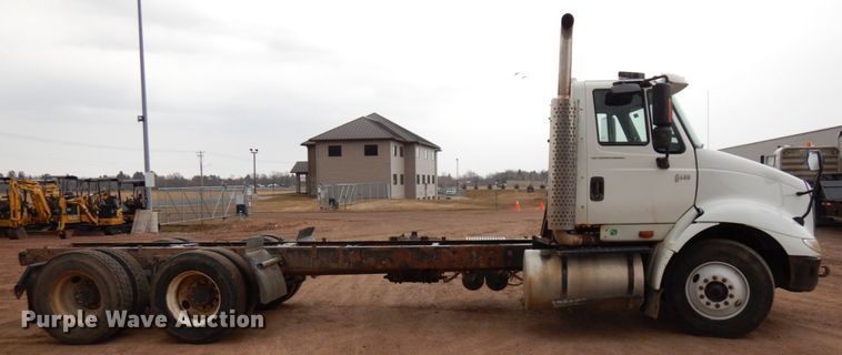 image for item HR9043 2007 International 8600  truck chassis