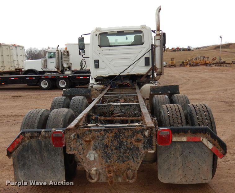 image for item HR9043 2007 International 8600  truck chassis