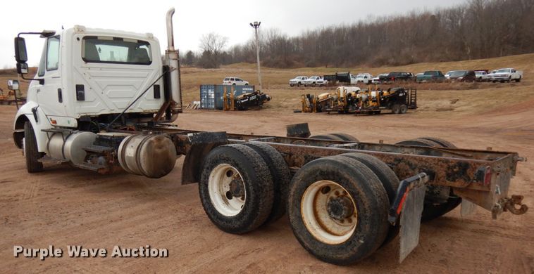 image for item HR9043 2007 International 8600  truck chassis