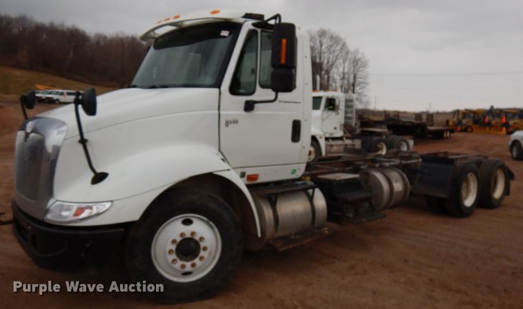 image for item HR9043 2007 International 8600  truck chassis