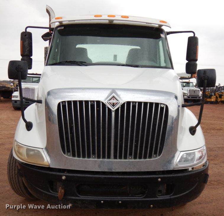 image for item HR9043 2007 International 8600  truck chassis