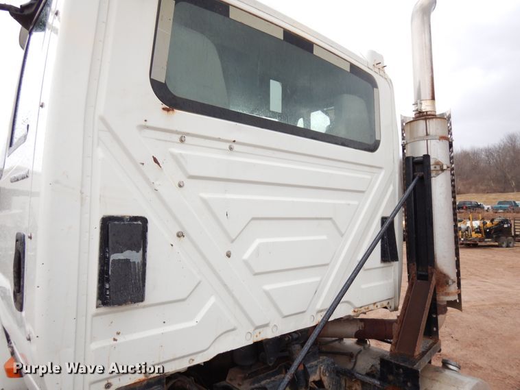 image for item HR9043 2007 International 8600  truck chassis