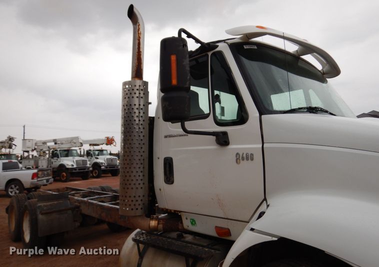 image for item HR9043 2007 International 8600  truck chassis