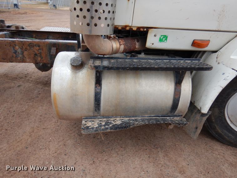 image for item HR9043 2007 International 8600  truck chassis