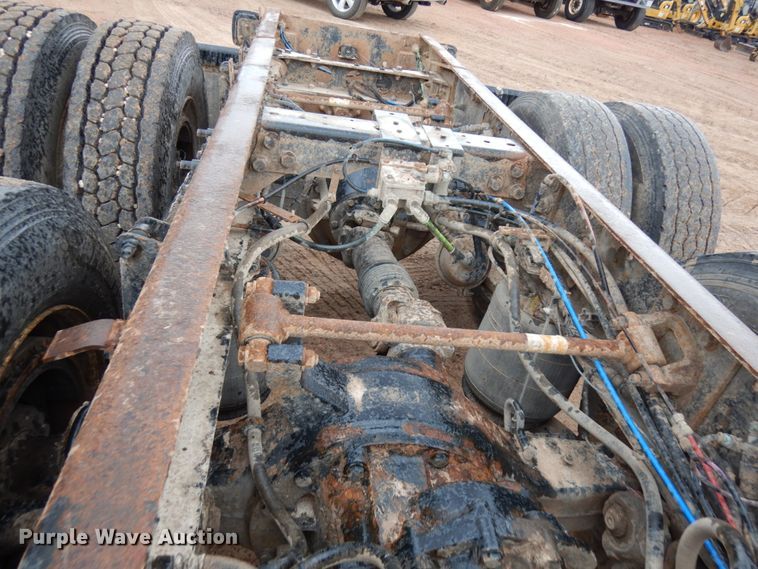 image for item HR9043 2007 International 8600  truck chassis