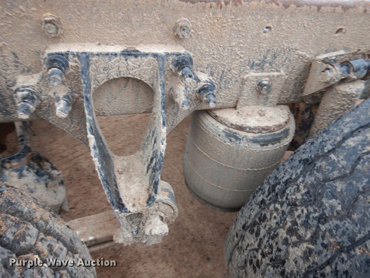 image for item HR9043 2007 International 8600  truck chassis