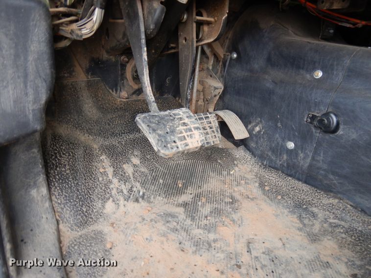 image for item HR9043 2007 International 8600  truck chassis