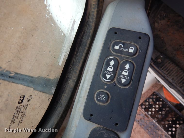 image for item HR9043 2007 International 8600  truck chassis