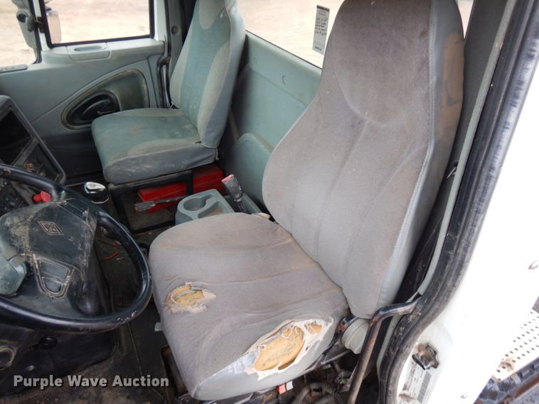 image for item HR9043 2007 International 8600  truck chassis