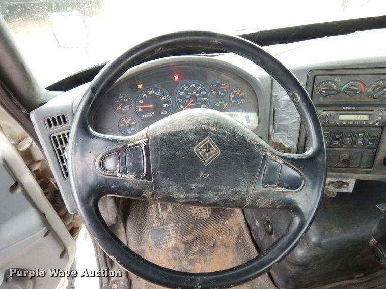 image for item HR9043 2007 International 8600  truck chassis