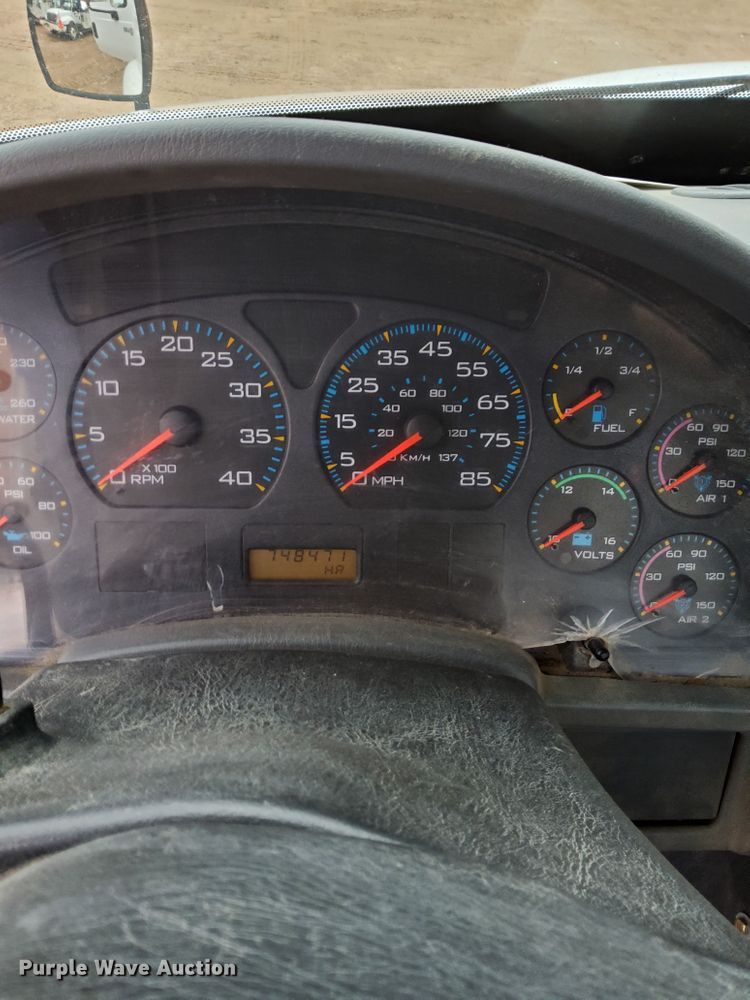 image for item HR9043 2007 International 8600  truck chassis