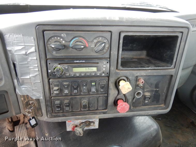 image for item HR9043 2007 International 8600  truck chassis